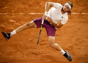 爱游戏-世界网球队翻盘法国网球队，西西帕斯完成帽子戏法