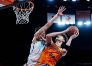 爱游戏网页版-上海男篮客场惨遭青岛队逆转