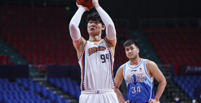 篮网轻取江苏队,王哲林关键制胜 篮网轻取江苏队,王哲林关键制胜