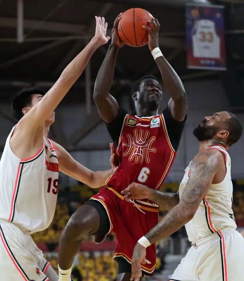 广东队绝杀山西队，武切维奇高光表现