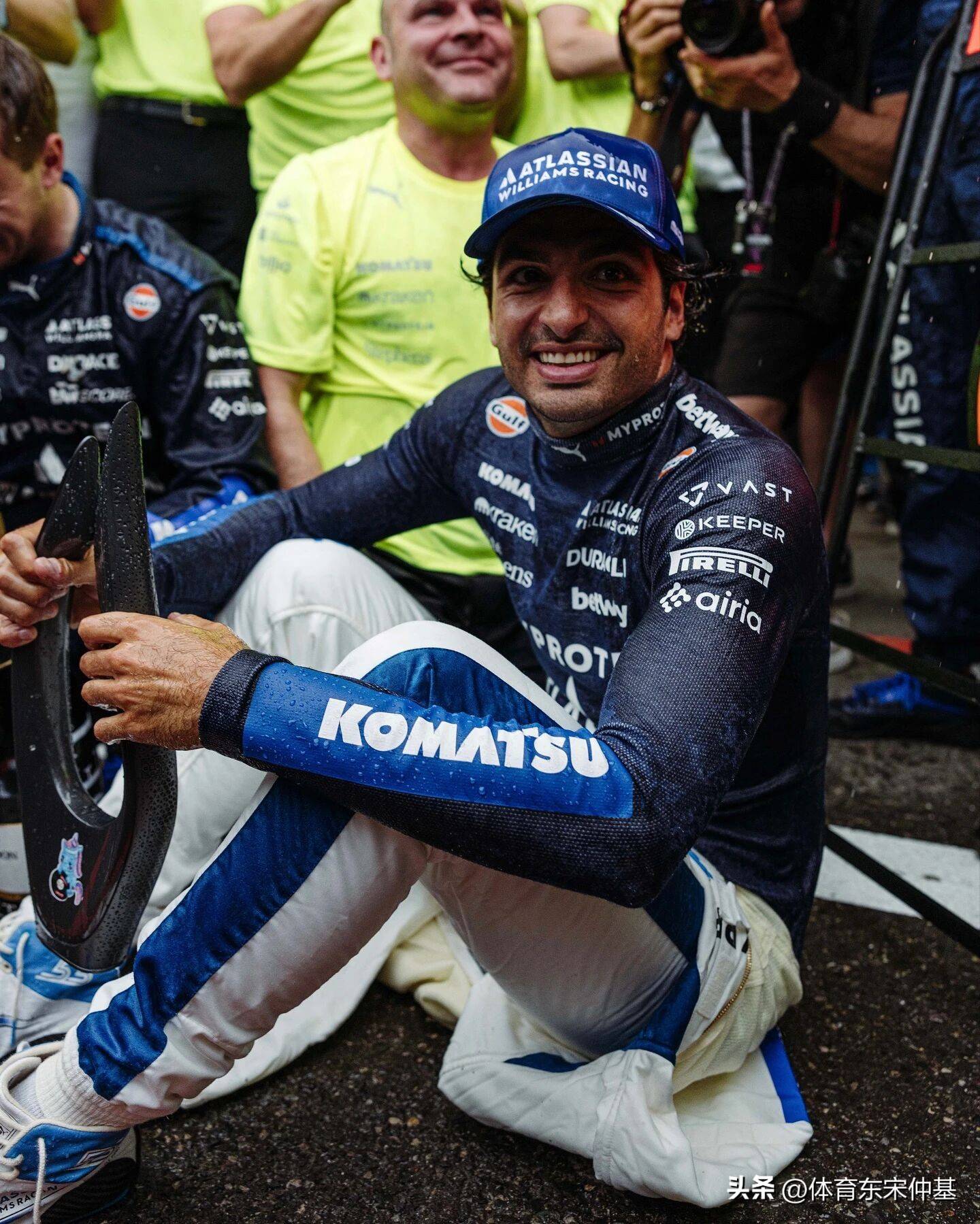 索伯车队翻盘雷诺车队，塞恩斯高光表现