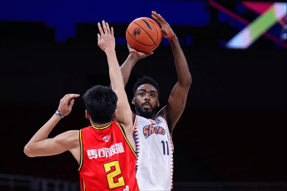 深圳队逆转快船,王哲林刷新纪录 深圳队逆转快船,王哲林刷新纪录