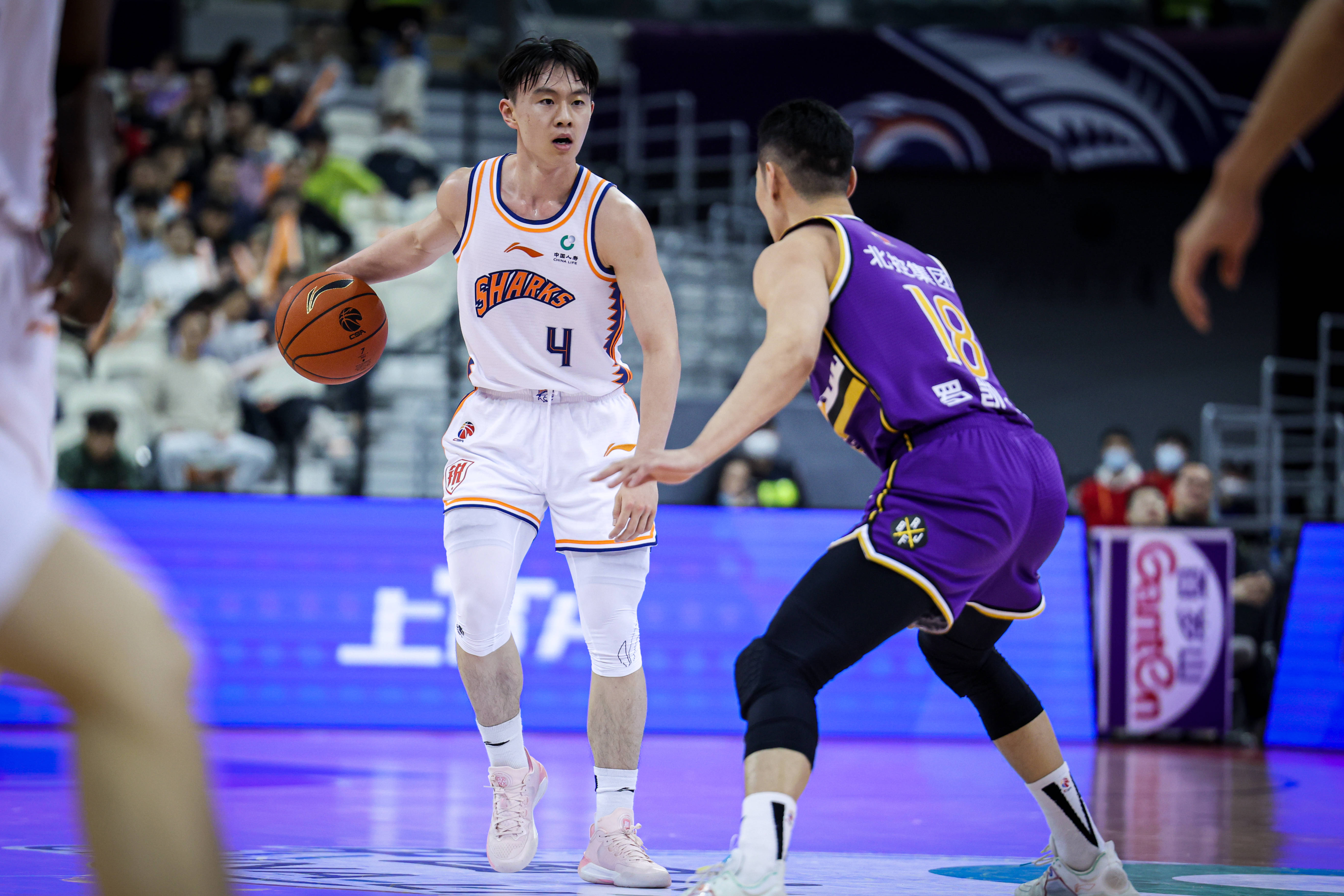 深圳队逆转快船,王哲林刷新纪录 深圳队逆转快船,王哲林刷新纪录