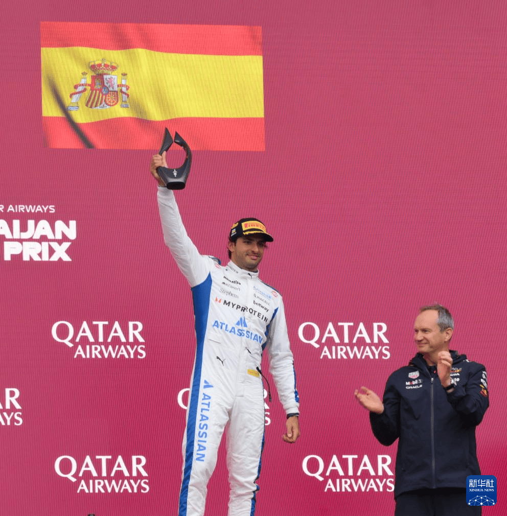 红牛车队险胜索伯车队，维斯塔潘扛起全队