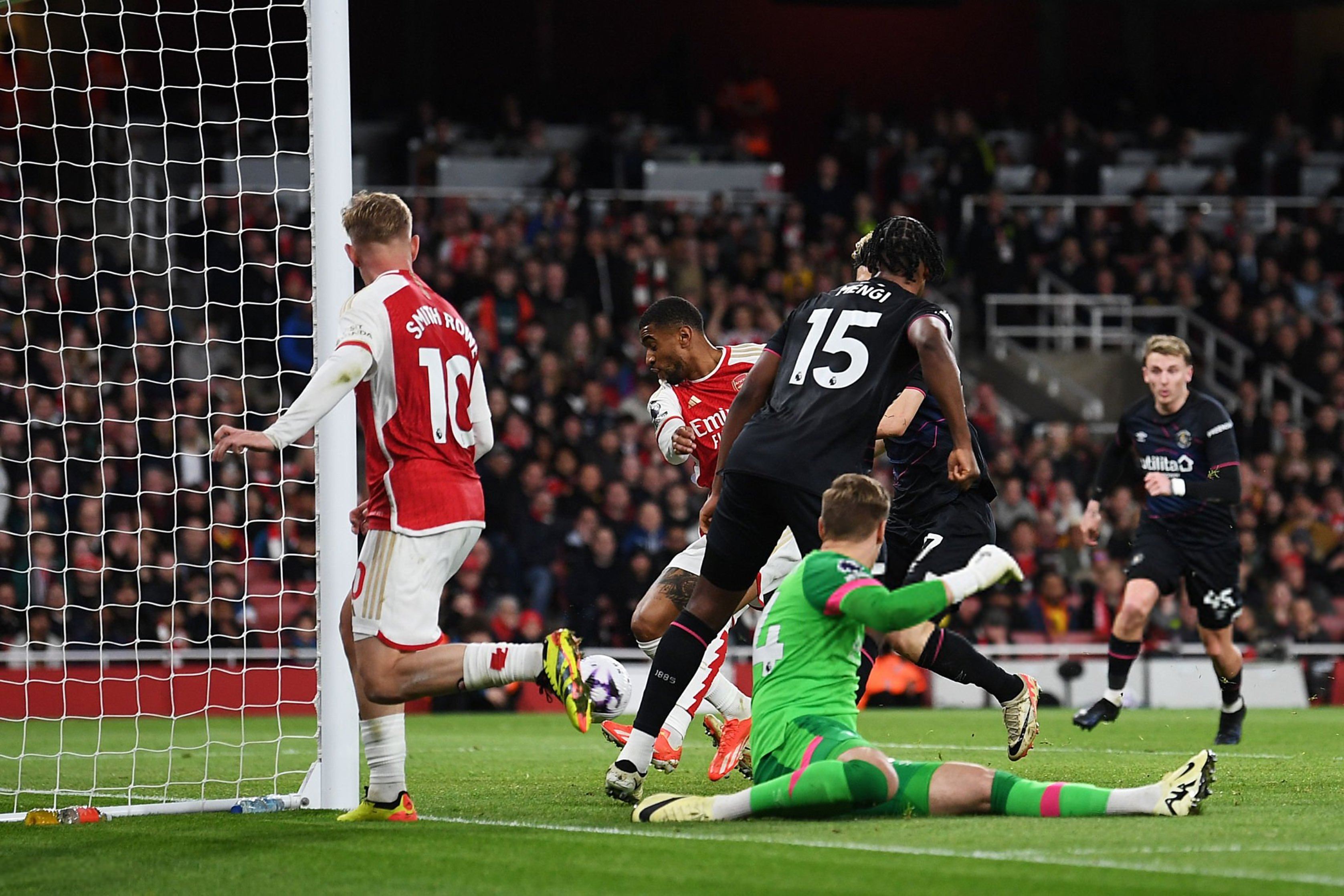 法国横扫勒沃库森，孙兴慜扛起全队