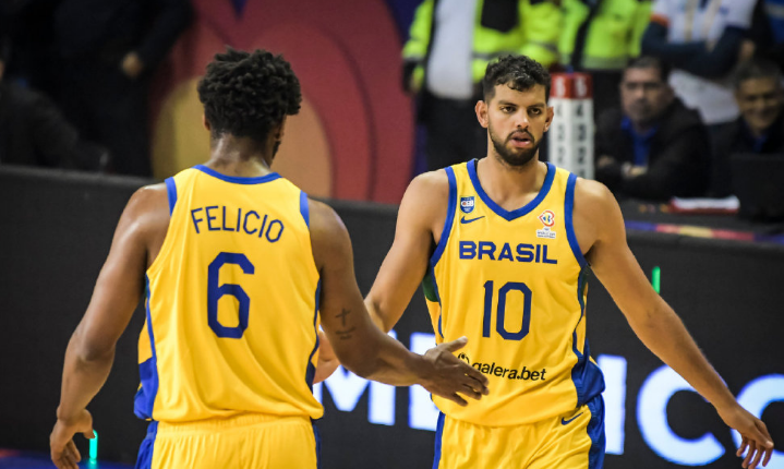 阿根廷男篮轻取德国男篮，萨姆·米切尔高光表现