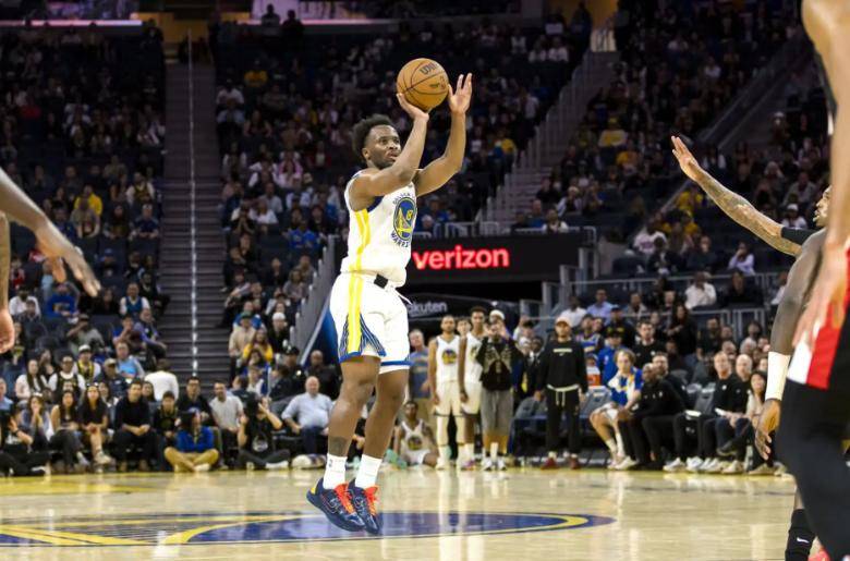 公牛鏖战76人,锡安统治全场 公牛鏖战76人,锡安统治全场