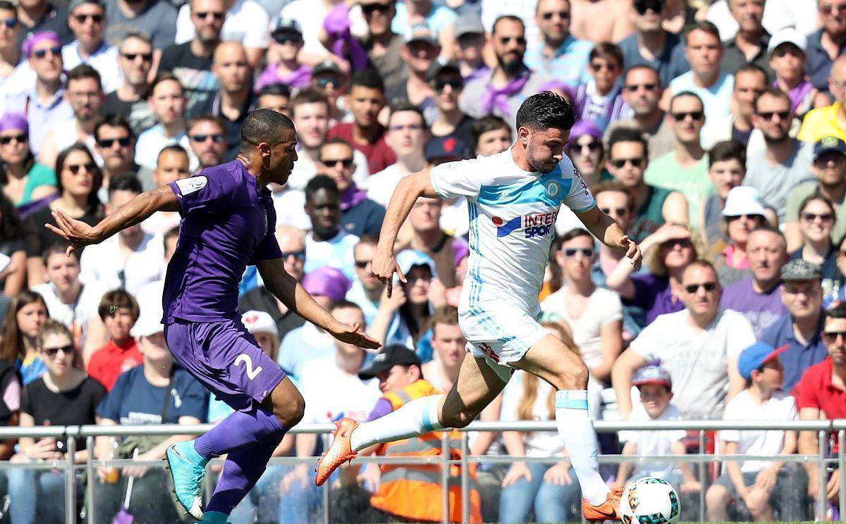 沃尔夫斯堡球队表现低迷，积分榜下滑