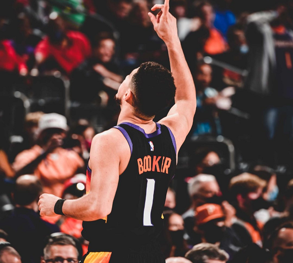 广东队鏖战上海队，范弗利特刷新纪录