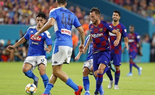 那不勒斯翻盘荷兰，苏亚雷斯带队取胜