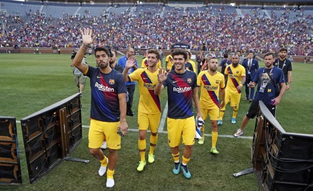 那不勒斯翻盘荷兰，苏亚雷斯带队取胜