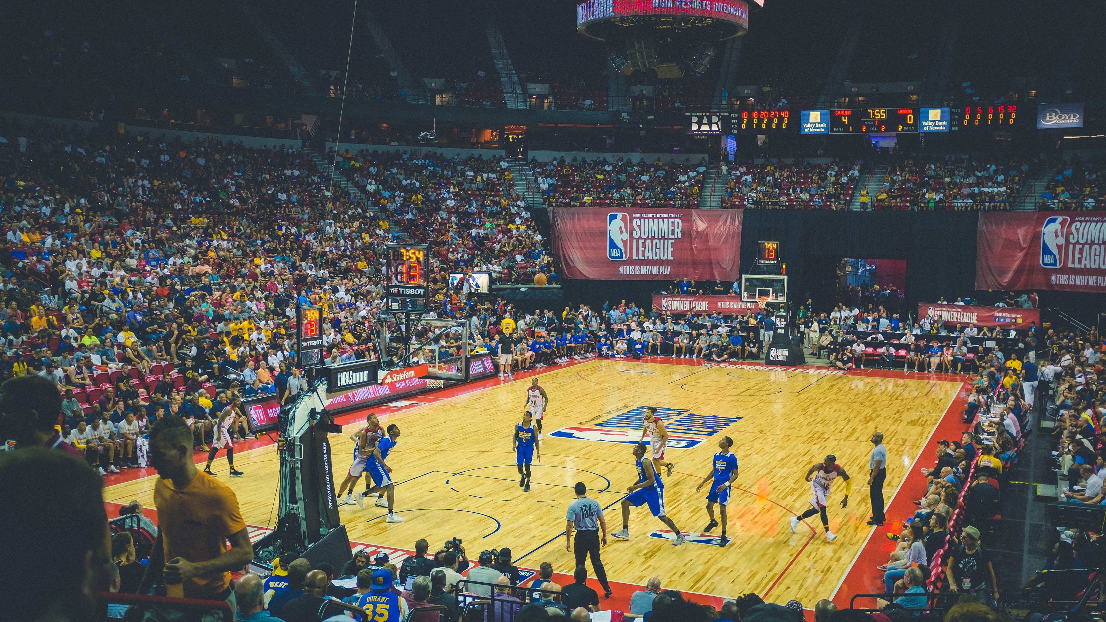 勇士粉碎辽宁队，福克斯成为关键先生