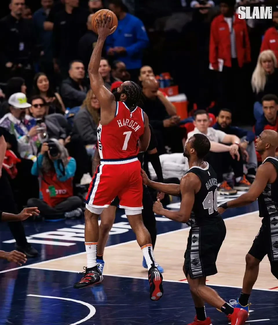 篮网完胜法国男篮，保罗一己之力扛起全队