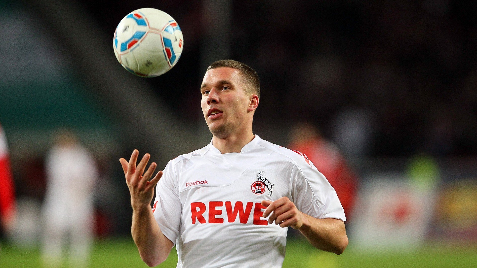 瑞士军刀刺穿红魔，C罗绝境亮剑书写欧冠唯一性